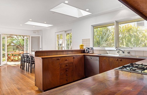 Portsea Casa | Bonaly - walking distance to the Portsea Village and popular beaches.