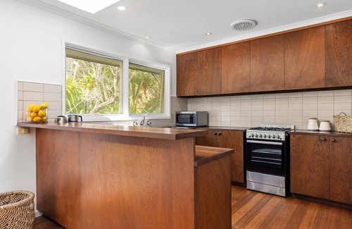 Portsea Casa | Bonaly - walking distance to the Portsea Village and popular beaches.