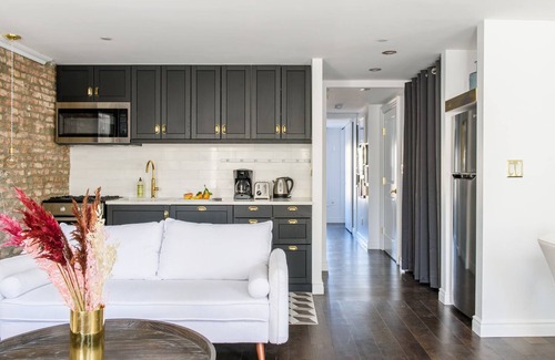 Downtown Brooklyn Casa | BOND TOWNHOUSE NEW YORK - serviced luxury stays in boutique townhouses-gardens