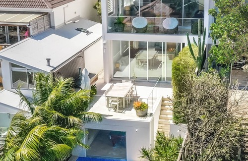 North Bondi Casa | Bondi Beach Celebrity 4 bdrm luxury home 300m to beach with Coastal Views