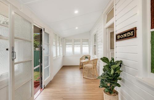 Toowoomba Casa | Bondi Cottage on Queens Park!