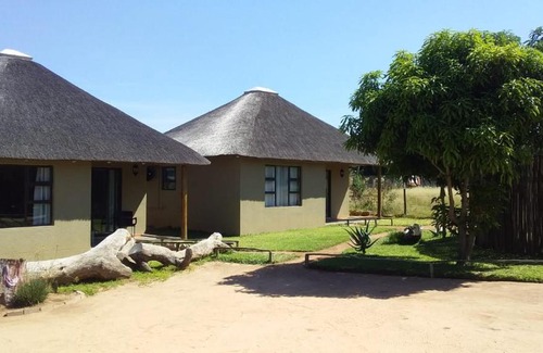 Thorny Bush Game Reserve Cama Y Desayuno | Bongan Safari Lodge