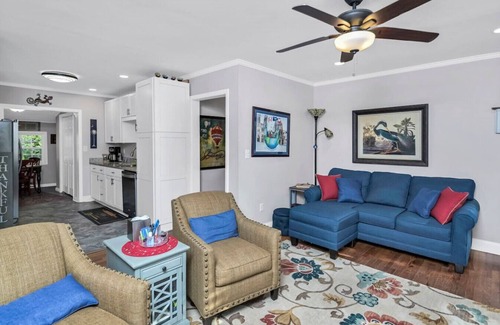 Rosewood Casa | Bonham Burrow | 2BR 2BA Home Near USC & Ft Jackson