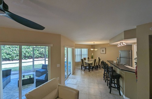 Bonita Springs Condominio | Bonita Beach, Gated, Pools. Hot tubs. tennis court, Gym. Beaches minutes away