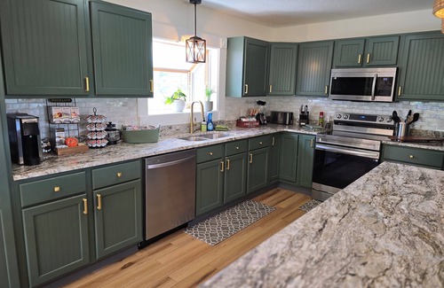 Logan Casa | Bonita Blu at Hocking Hills Retreat! Pickleball, Basketball, Arcade, & Putt Putt