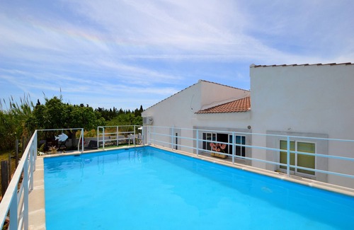 Buger Chalet De Esquí | Bonita casa con piscina cerca de la playa