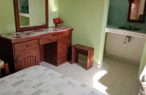 Granjas del Marqués Casa | ¡Bonita casa de tres bungalows!