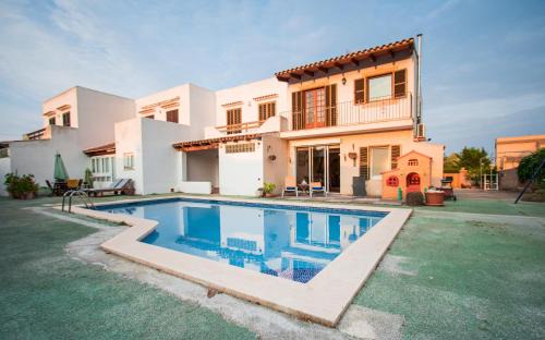 Portocolom Villa | Bonita Casa Suit, Porto Colom, Piscina, AC, Wifi y Netflix