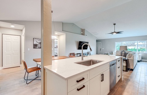 Bonita Shores Cabaña | Bonita Springs Beach House < 2 Mi to Ocean!