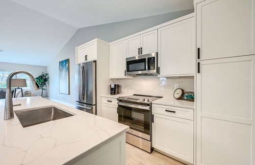 Bonita Shores Cabaña | Bonita Springs Beach House < 2 Mi to Ocean!