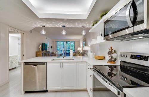 Bonita Bay Apartamento | Bonita Springs Condo with Community Pool!