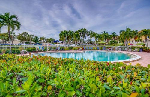 Bonita Springs Apartamento | Bonita Springs Condo with Community Pool Access!