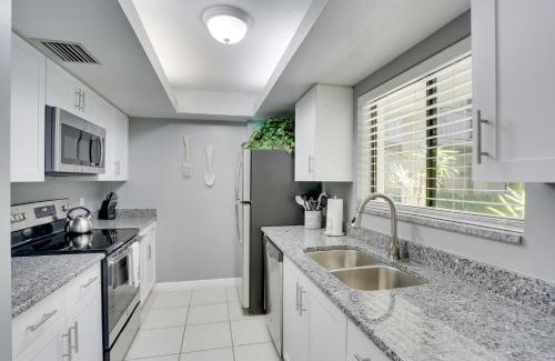 Bonita Bay Apartamento | Bonita Springs Vacation Rental with Community Pool!