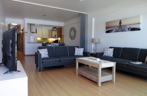 Praia de Santa Cruz Apartamento | Bonito Apartamento e Moderno em Santa Cruz Silveira Torres Vedras