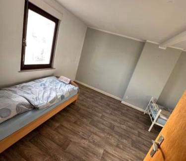 Limperich Apartamento | Bonn-Beuel Ferienwohnung mit Parkplätzen