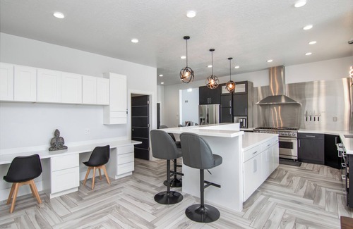 Tooele County Casa | Bonneville Salt Flats Secluded Luxury Modern Home! Hot Tub!
