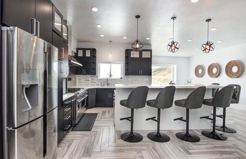 Tooele County Casa | Bonneville Salt Flats Secluded Luxury Modern Home! Hot Tub!