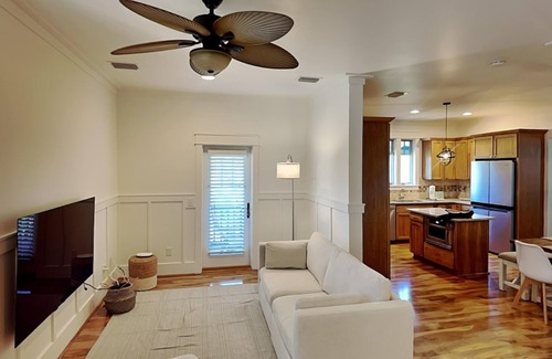 Upper Grand Lagoon Casa | Bonnie Bungalow