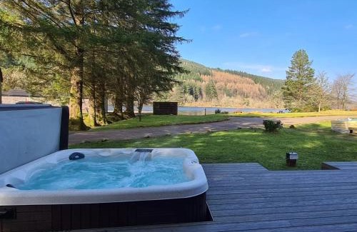 South Laggan Chalet De Esquí | Bonnie Lodge-Lochside Location with Hot Tub