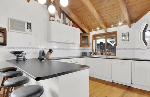 Bonnie Doon Casa | Bonnie Vibe Victorian Charm