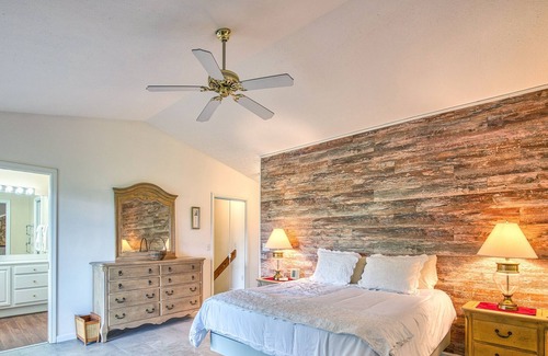 Maggie Valley Casa | Bonnie View 21 4 Bedroom Home by Redawning