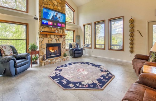 Maggie Valley Casa | Bonnie View 21 4 Bedroom Home by Redawning