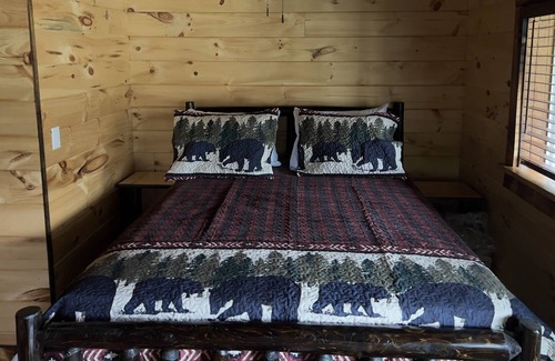 Heidelberg Cabina | Boo Bear - New luxury lakeside cabin with hot tub near Red River Gorge