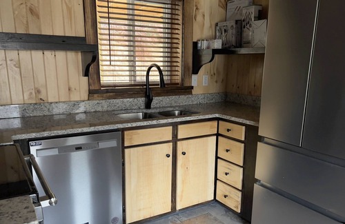 Heidelberg Cabina | Boo Bear - New luxury lakeside cabin with hot tub near Red River Gorge