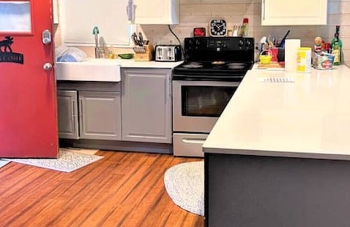 Leasburg Casa | Boo's Nest on Hyco Lake - Less than 5 min from the marina!