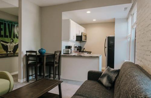 Chatham-Arch Apartamento | Book 7 Apts Together - Near Lucas Oil Stadium