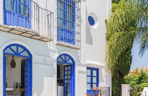 Marbella Chalet De Esquí | Book a private stay at this incredible 5br villa, the top ranked B&B in Marbella