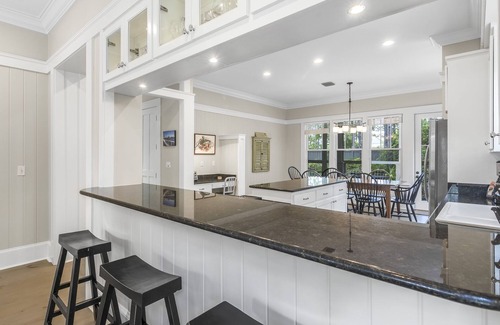 Forest District Casa | Book for a Fall Getaway! Community Pools! 3 Adult Bikes! Natural Green Space and Parks!