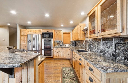 Whitefish Chalet De Esquí | Book for Festive! Ski-in/Ski-out Chalet with Big Mountain Views and Hot Tub!