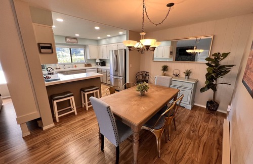 Plumas Eureka Estates Condominio | Book for Summer Now.. On the Waters Edge, Unbeatable Views!
