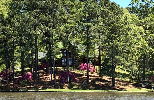 Negreet Casa | ¡Ya es otoño! Disfrute de nuestra cabaña de lujo en el lago y hermosas puestas de sol.