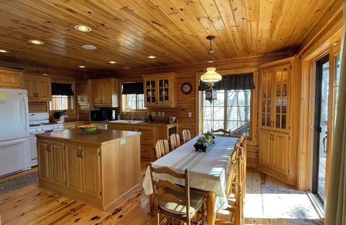 Long Prairie Cabina | Book now for spectacular fall foliage! Great location for fall family photos!