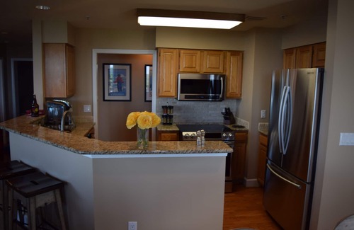 Chestnut Springs Condominio | ¡Ven a disfrutar los colores del otoño! Vistas increíbles, comodidades de 5 estrellas, pases de acceso.