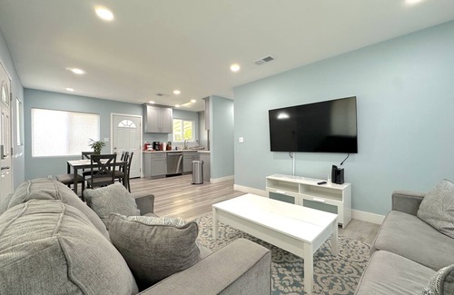 Southwest Anaheim Casa | BOOK NOW Triple "C" Property! Clean, Comfortable and Close to Disneyland OC FUN