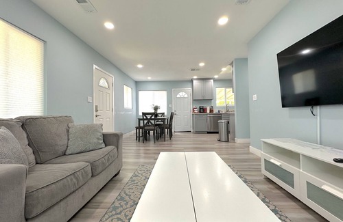 Southwest Anaheim Casa | BOOK NOW Triple "C" Property! Clean, Comfortable and Close to Disneyland OC FUN