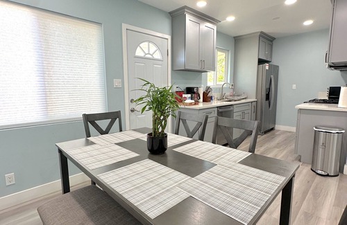 Southwest Anaheim Casa | BOOK NOW Triple "C" Property! Clean, Comfortable and Close to Disneyland OC FUN