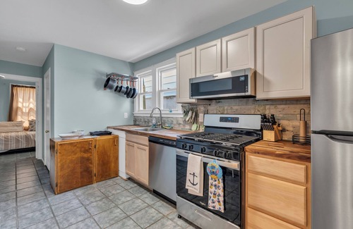 Ocean Grove Casa | Book two weeks for 2000 all winter long sept 15-may 15