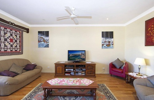 Patonga Casa | Book Wine & Sinker Pet Friendly