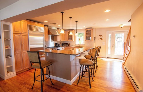 Narragansett Casa | LAST MINUTE DISCOUNT!!! - 30% OFF, AUG 23-29 WATERFRONT HOME, PRIVATE DOCK/BEACH