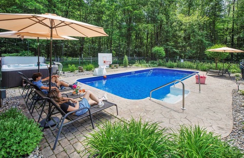 Schuylerville Casa | Perfect Family Retreat! Pool, Hot Tub, Game Room!