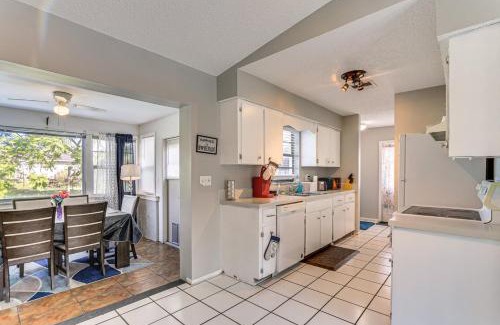 Englewood East Casa | Book Your Perfect Stay at our Cozy & Affordable 3BR2BA Home Near Englewood Beach