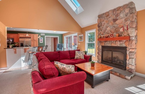 Thornton Casa | Book your spring getaway now. Private hot tub and a pellet grill/smoker.