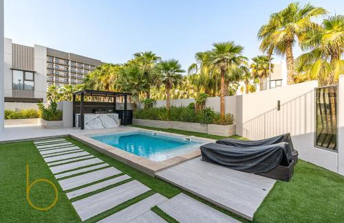 Dubai Villa | Bookable - 4 Bed Villa with Private Pool and Meydan