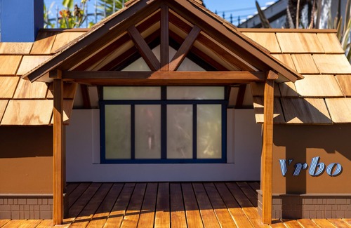 North Burnet Chalet De Esquí | BOOKED - Is your dog fancy? This luxe cabin is for creatures who love comfort
