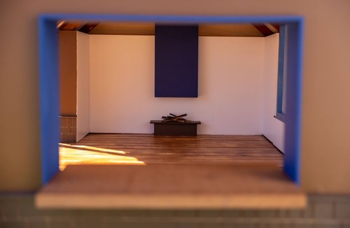North Burnet Chalet De Esquí | BOOKED - Is your dog fancy? This luxe cabin is for creatures who love comfort