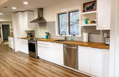 Rogers Casa | Private Beaver Lake Getaway+Pets+Peaceful